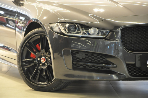 Imagem 7 de 15 de Jaguar Xe - 2.0 16v Si4 Turbo Gasolina R-sport