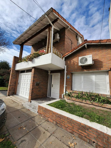 Casa De 6 Ambientes En Venta Con Garage, Jardin Y Terraza En Olivos Golf