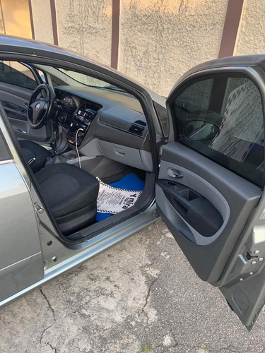 Fiat Linea 2012 1.8 16v Essence Flex 4p