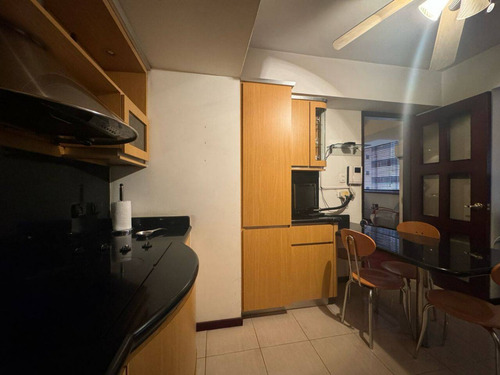 Yasmin Roa Vende Apartamento 136,78m2 Edif. Orobia Urb. La Trigaleña Cod 286109