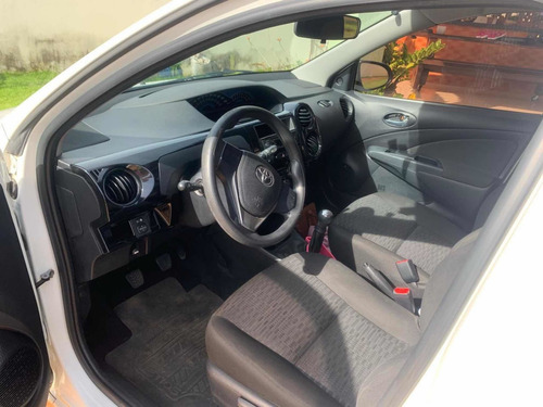 Imagem 2 de 9 de Toyota Etios 2016 1.3 16v X 5p