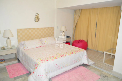 Apartamento En Brava, - Long Beach - Ref : Pbi14723