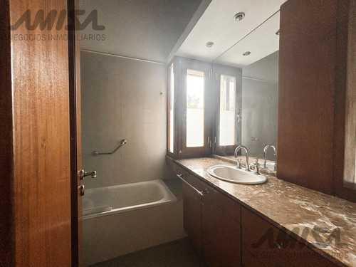 Casa En Venta En San Marino - Funes Hills - 3 Dormitorios