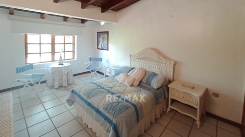 Imagen 20 de 28 de Re/max 2mil Alquila Townhouse En Urb. Paraiso Ii, Agua Marina Coutry Club