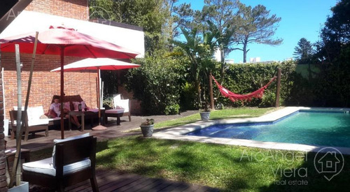 Casa Con Piscina Muy Cerca Al Mar En Punta Del Este 2 - Playa Mansa