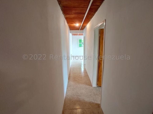 Imagen 3 de 11 de Apartamento Práctico En Urbanización Las Delicias Entrando A Santa Rita Mfc 22-25704