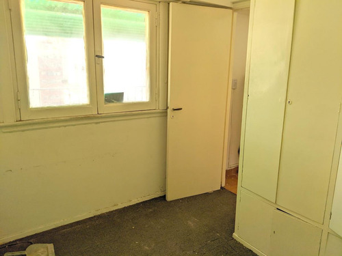 Imagen 11 de 14 de Vta. 2 Amb. Frente. Balcón Terraza. Vista Abierta. Kitchenette Y Baño Con Ducha. Oportunidad!