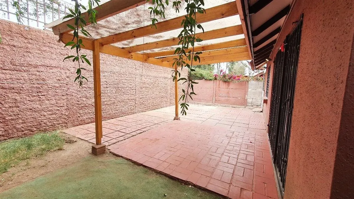 Imagen 2 de 13 de Casa En Venta De 5 Dorm. En Peñalolén