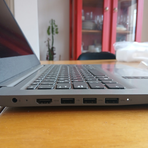 Notebook Lenovo Ideapad S145, 8gb Ram, 500gb Memoria Plateado (Usado)
