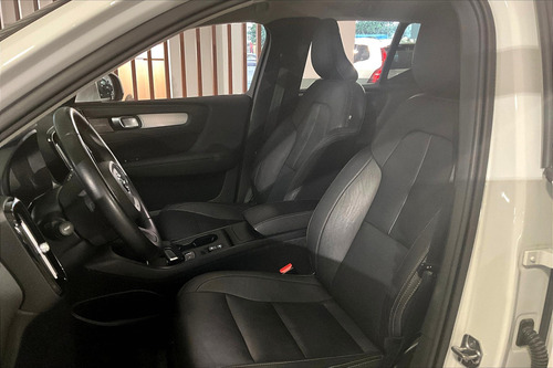Volvo Xc40 Momentum T4 2021