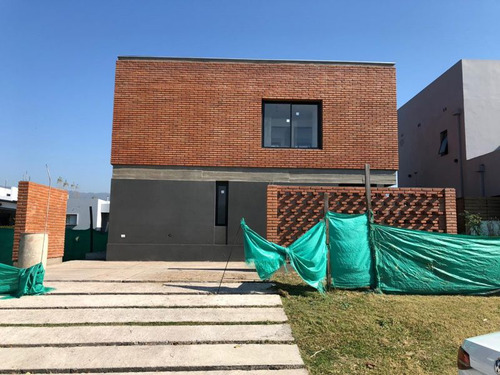 Casa En Venta En Alto Verde 2