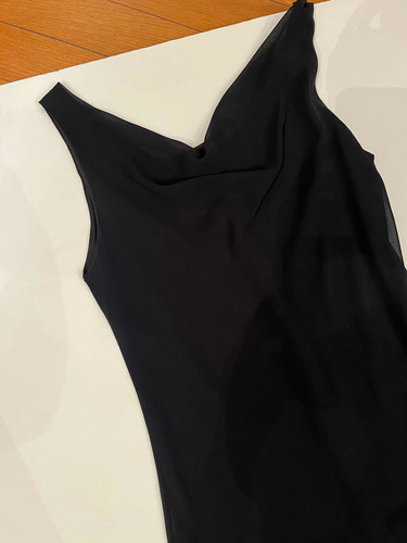 Vestido Negro Musculoso Swanson Impecable