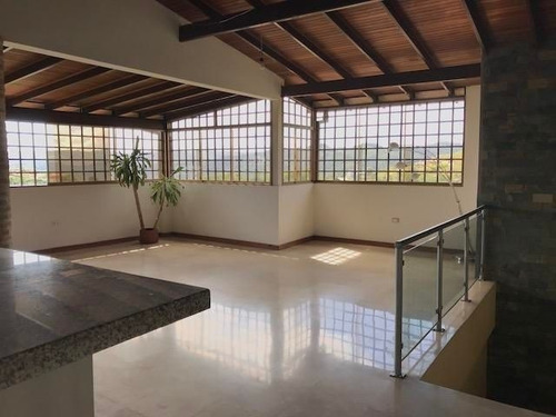 Imagen 2 de 13 de Townhouse En Venta En Lomas De La Lagunita #225005 Sj