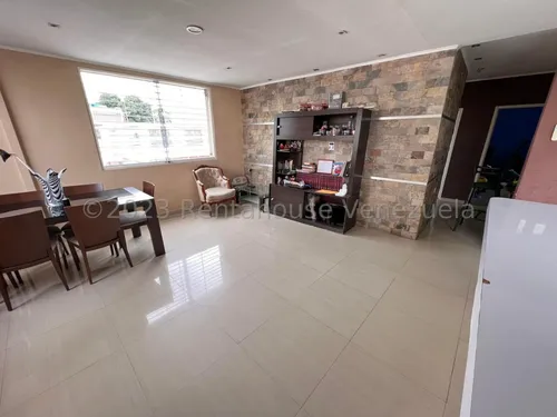 Casa En Venta Urbanizacion Bermudez Maracay, Seguridad, Vigilancia 24hrs, Lista Para Negociar! Rah 24-28808