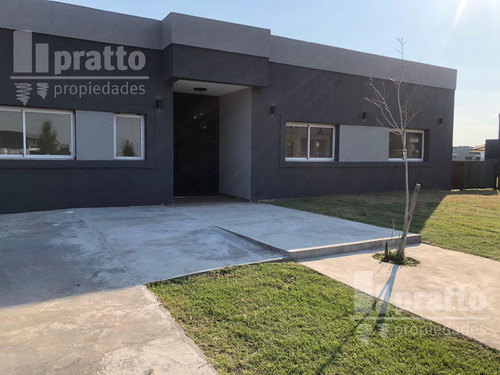 Casa En Venta De 3 Dormitorios En El Naudir