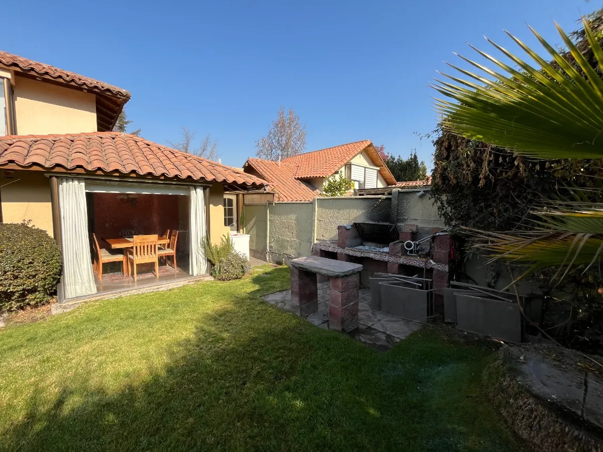 Imagen 3 de 19 de Casa En Venta 5 Dormitorios 4 Baños El Carmen De Huechuraba