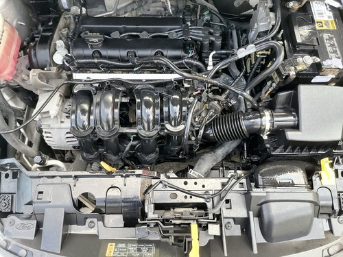 Imagen 5 de 6 de Ford Fiesta 2015 Automatico