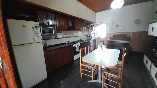 Departamento 3 Amb Sobre Peatonal C/ Quincho F: 7477