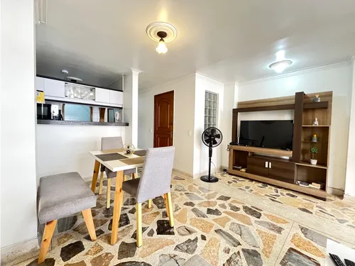 Apartamento En Venta En Laureles, Medellín Con Parqueadero Cubierto