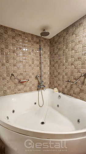 Departamento En Venta De 3 Dorm 3 Baños. En Las Condes