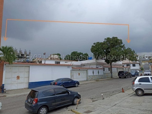 Imagen 2 de 27 de Casa Comercial Y Residencial En Catia La Mar A Pie De Calle Con Local Comercial 22-8083