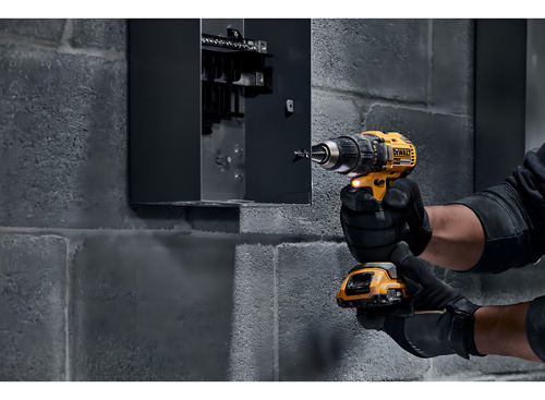Taladro percutor atornillador inalámbrico de 13mm DeWalt DCD7771D1 + 1 batería de 2Ah + accesorio con bolsa
