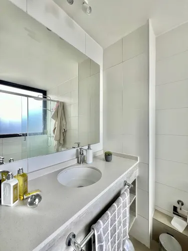 Excelente Departamento En Primer Piso Con Jardín En Marbella