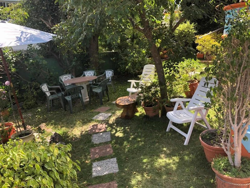 Casa En Alquiler En Piriapolis Con Parque Arbolado, Barbacoa Con Heladera Y Comedor Para 10 Personas