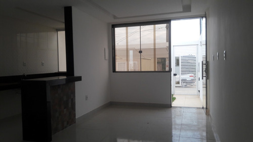 Imagem 10 de 14 de Casa Em Meio Lote