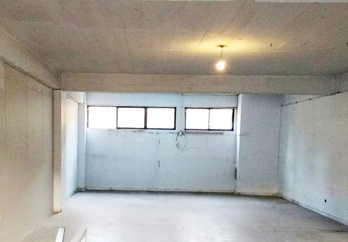 En Condominio De Excelente Estándar. Seguridad.