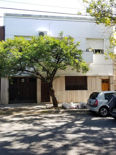 Ph En Venta - 4 Dormitorios 2 Baños - Cochera - 298mts2 - La Plata