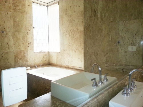 Imagem 14 de 17 de Casa Térrea, 4 Dormitórios - Reo95333