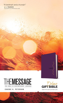 Libro The Message Deluxe Gift Bible: The Bible In Contemp...