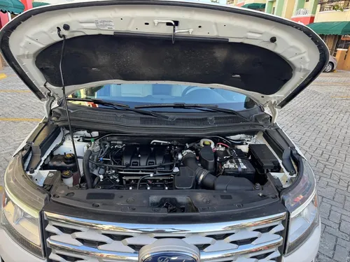 Ford Explorer Xlt 4*2 Tres Filas De Asientos Año 2019