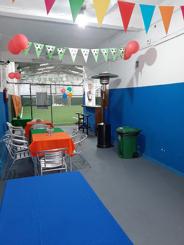Imagen 4 de 8 de Cumpleaños En Cancha De Fútbol 5 Con Salón