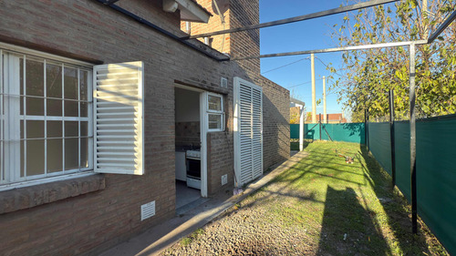 Casa De 3 Dormitorios Zona Valle Escondido
