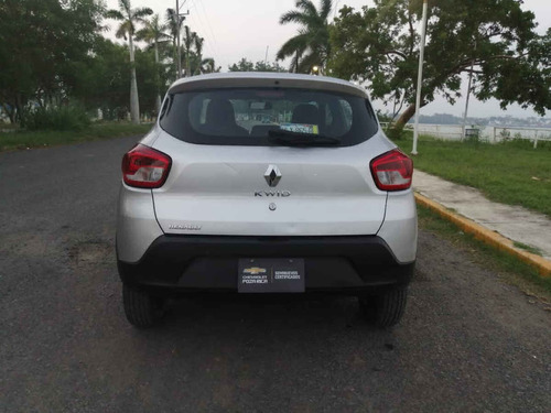 Imagen 13 de 15 de Renault Kwid 2019 5p Iconic L3/1.0 Man