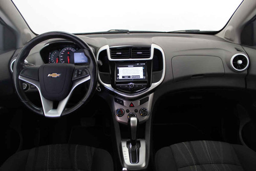 Imagen 12 de 15 de Chevrolet Sonic 2017 4 Cilindros