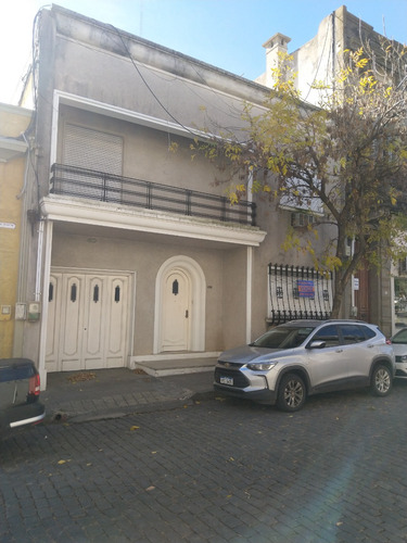 Excelente Casa En El Centro De Mercedes