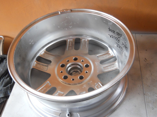 Imagen 1 de 3 de Vendo Un Rin De Land Rover, Range Rover, Año 2004 De Alumin