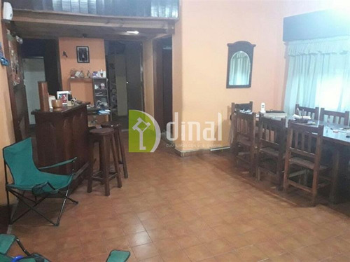 Imagen 6 de 16 de Casa 5 Ambientes Con Parque Y Entrada Para Auto