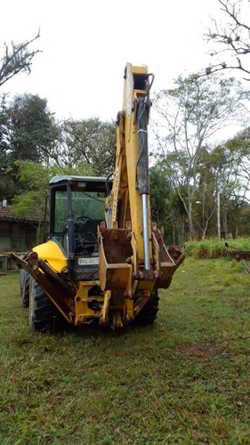 Retroescavadeira New Holland Lb90 4x4