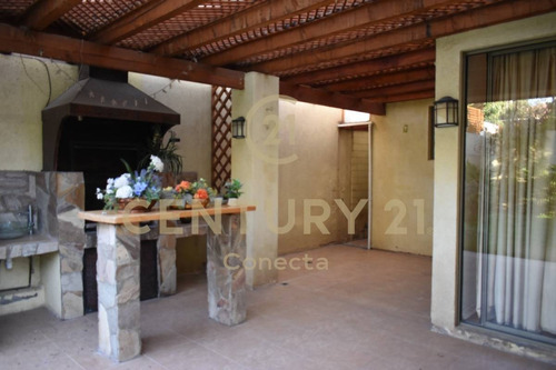 Imagen 2 de 17 de Casa Mediterranea En Condominio