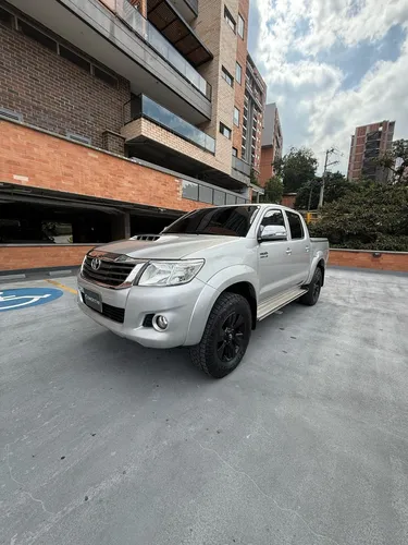Toyota Hilux Srv