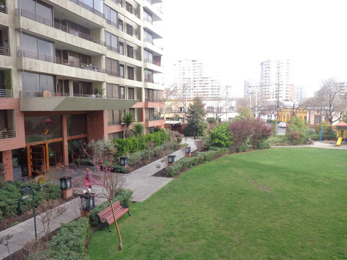 Depto En Piso 2, Con Estacionamiento Y Bodega En Condominio.