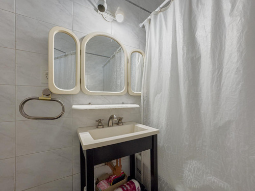 Departamento En Venta De 3 Ambientes Con Balcon En Recoleta