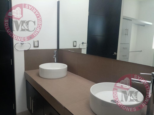 En Venta Casa Moderna En Real Del Molino