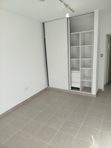Gran Depto De 5 Amb En Microcentro Refaccionada A Nuevo