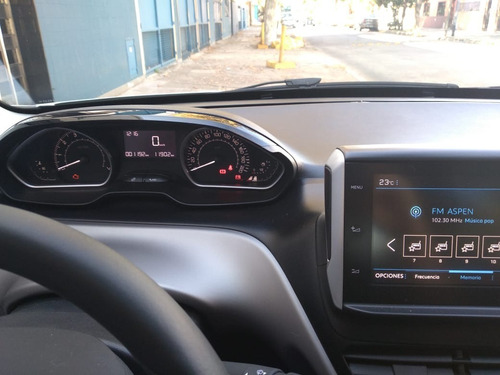 Peugeot 208 Feline 2020