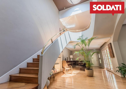 Venta - Casa 6 Ambientes - Coghlan